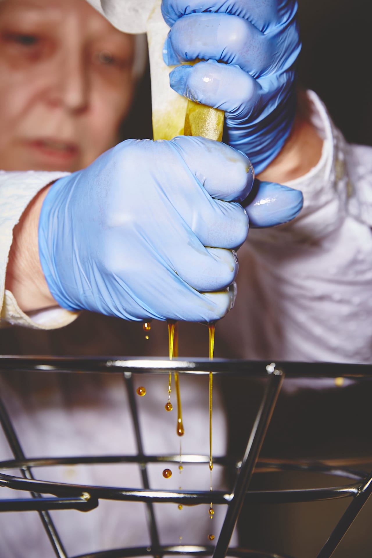 1066_SISTERS_OF_THE_VALLEY_A-2204