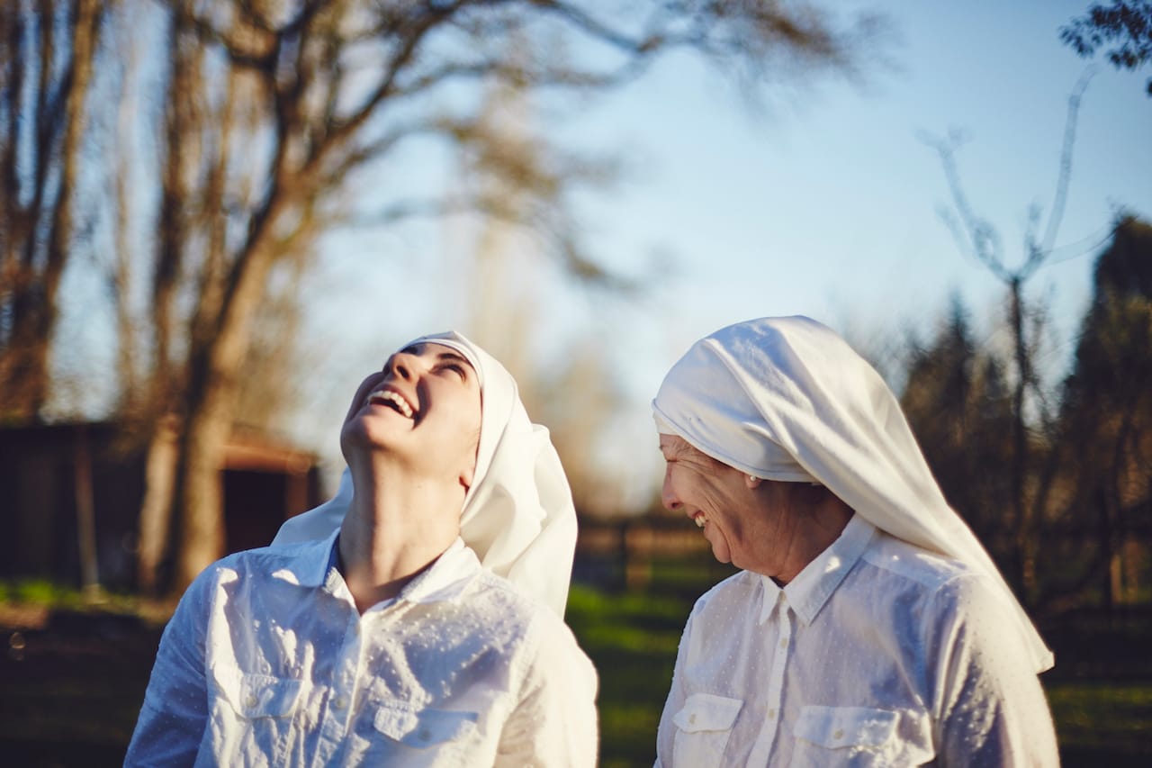 1066_SISTERS_OF_THE_VALLEY_A-2922