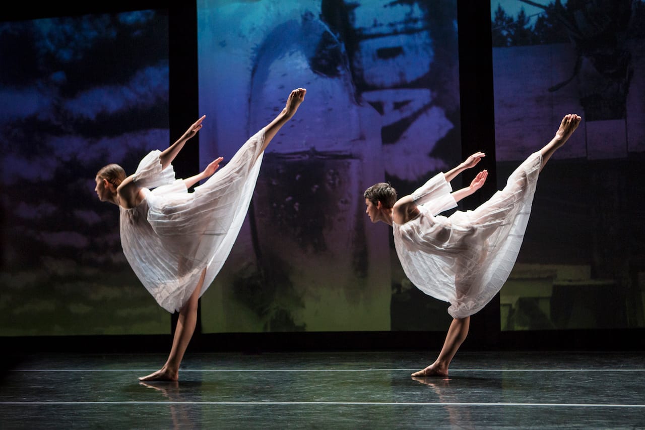 Emily Stone (left) and Cori Kresge (right) in Stephen Petronio Company's performance of Trisha Brown’s “Glacial Decoy” (photo by Yi-Chun Wu, courtesy Stephen Petronio Company)