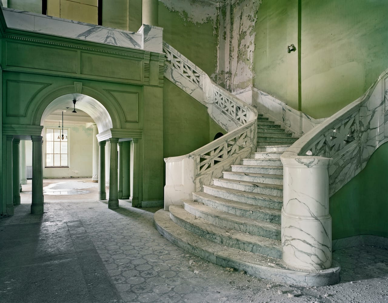 Christopher Payne, "Lobby of Mead Building, Yankton State Hospital, South Dakota" (2008) (© Christopher Payne/Courtesy of Benrubi Gallery, NYC)