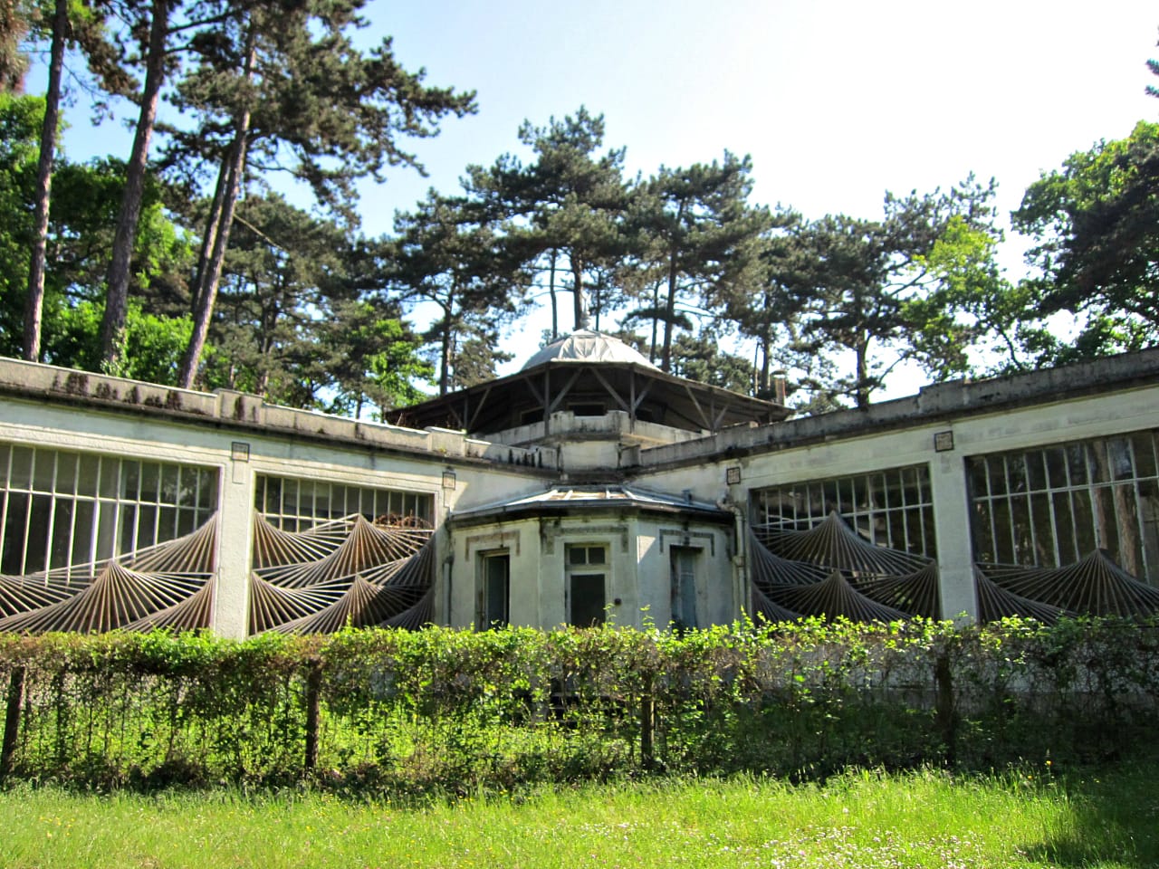 Ruins of the Jardin d'Agronomie Tropicale