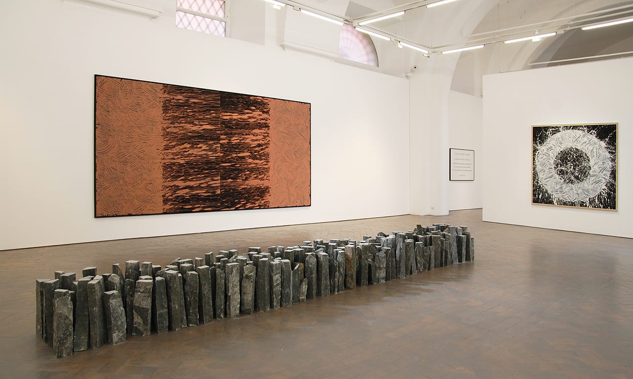 Installation view, 'Richard Long: River Avon Mud' (2016) at Galleria Lorcan O’Neill (image courtesy Galleria Lorcan O’Neill)