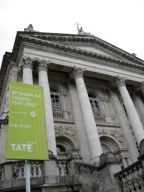 BP signage at Tate Britain (photo by Rizka Budiati Szkutnik/Flickr)