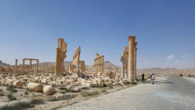 The Arch of Triump, as photographed following Palmyra's liberation (photo by Maher Mouaness, all via Directorate-General of Antiquities & Museums Syria, used under CC BY-SA 4.0 license)