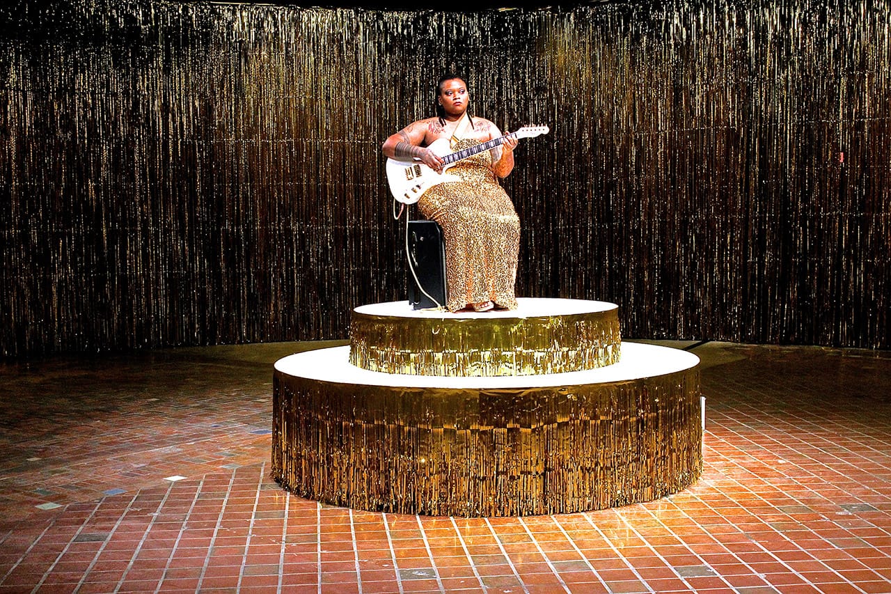 Ragnar Kjartansson, "Woman in E" 