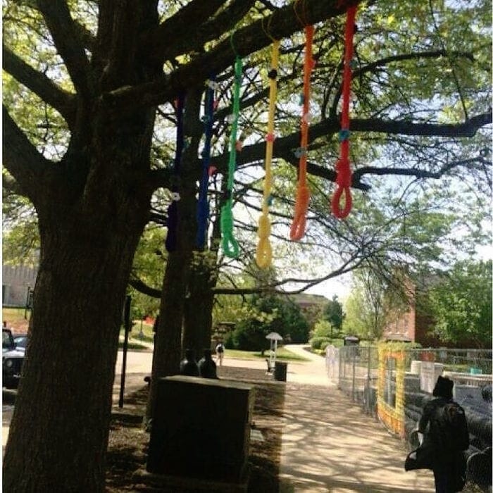 Controversial noose art on the Austin Peay State University campus (photo by @naacp.apsu/Instagram)