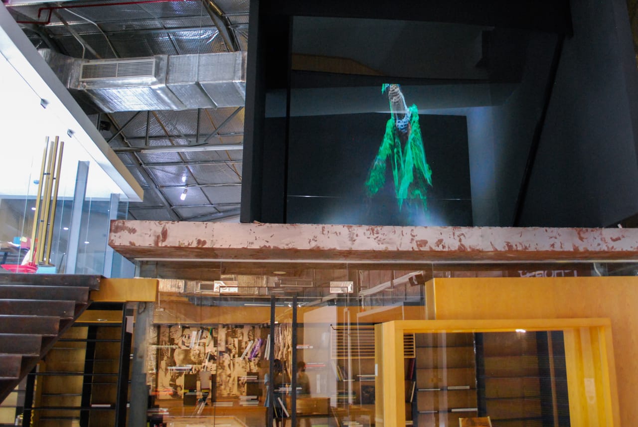 “Hầu Đồng Ca,” (2016) by Ngọc Nâu.