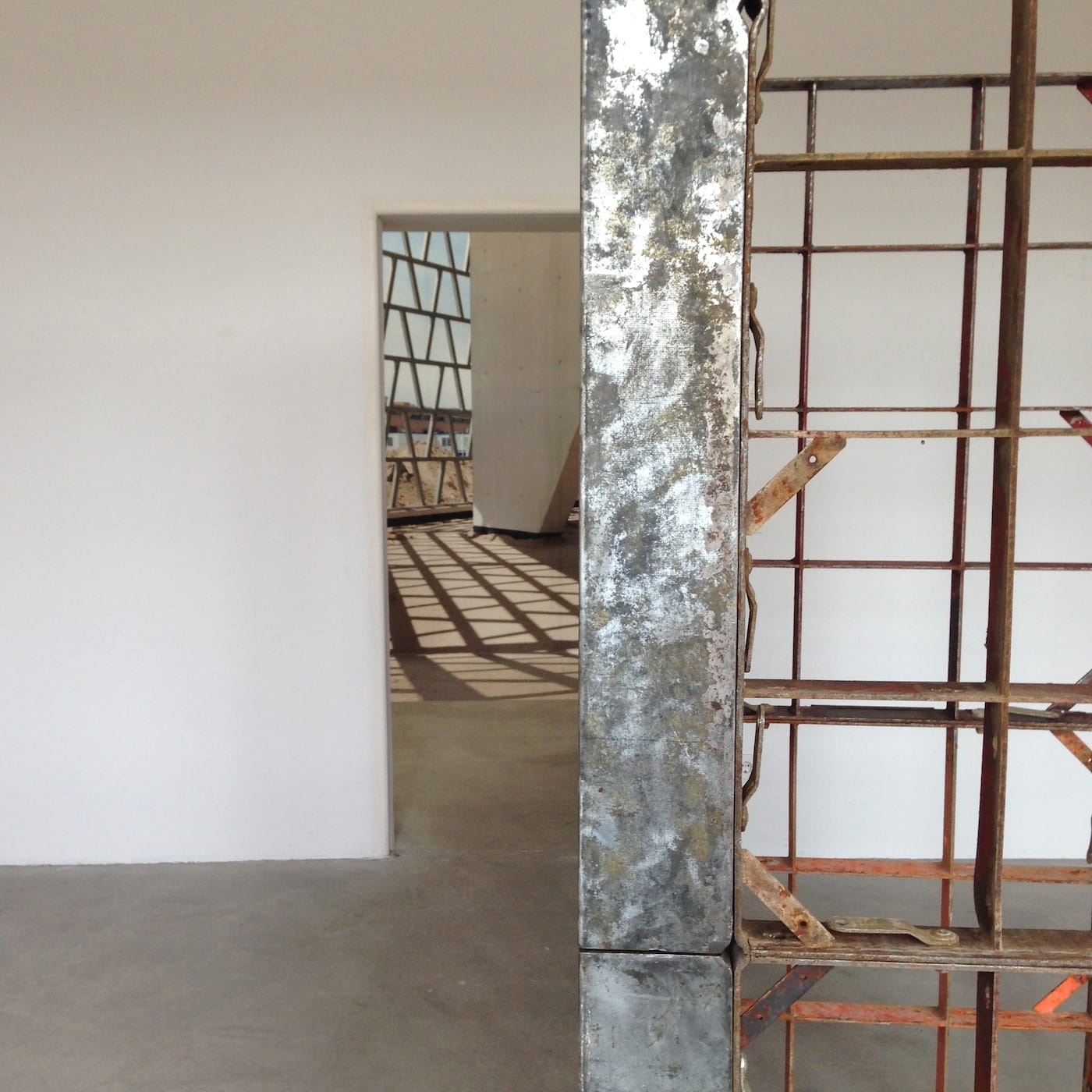 Viewing mechanisms: formwork units collapse space as surface images produce depth in Franka Hörnschemeyer's exhibition at Grüntuch Ernst Lab (all photos by the author for Hyperallergic)