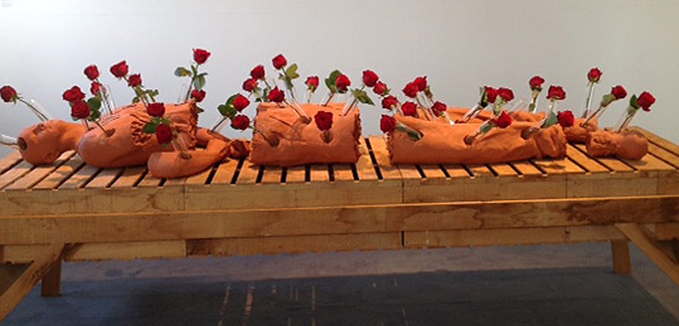 Guido Geelen "Anatomy Lesson 1" (2006) (photo by the author for Hyperallergic)