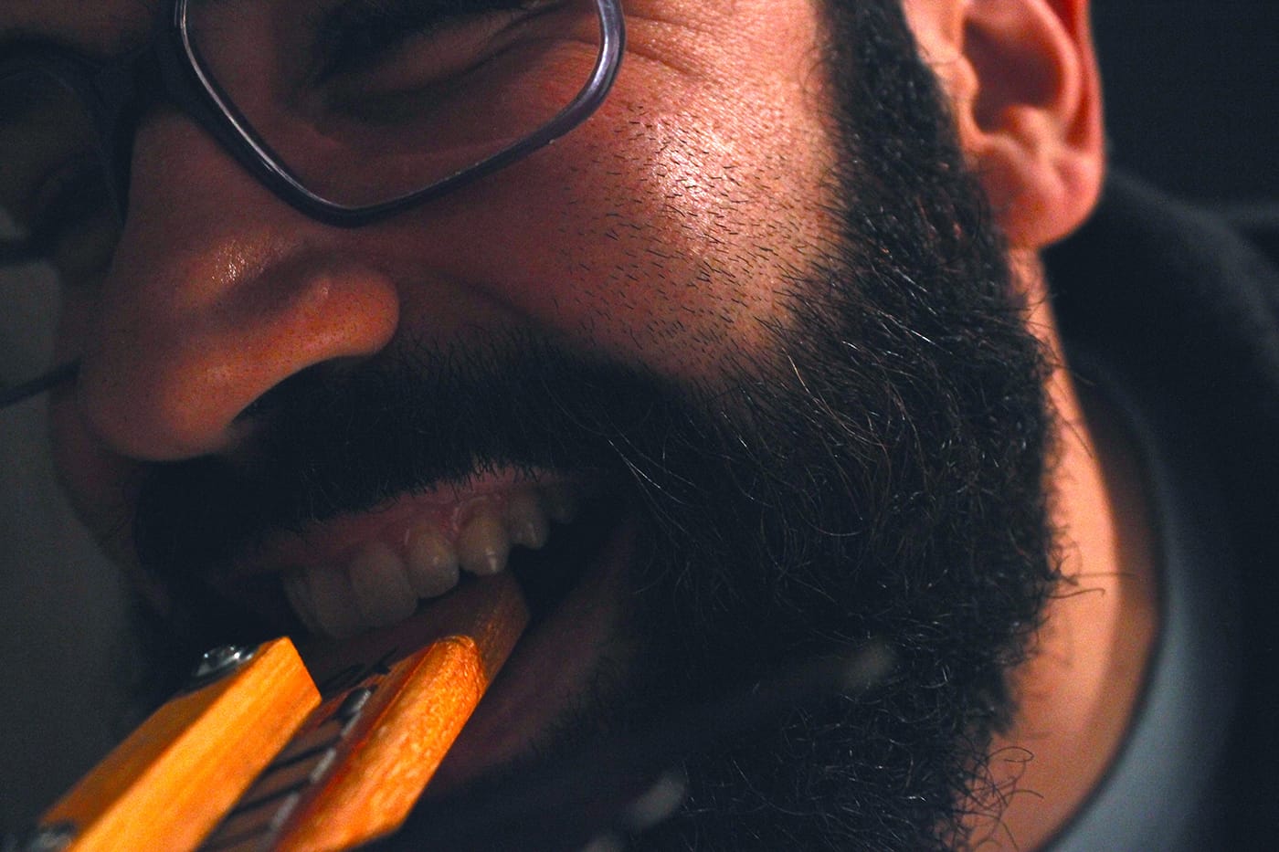 Chris Reilly, at an intimate distance, plays the linguaphone with the author