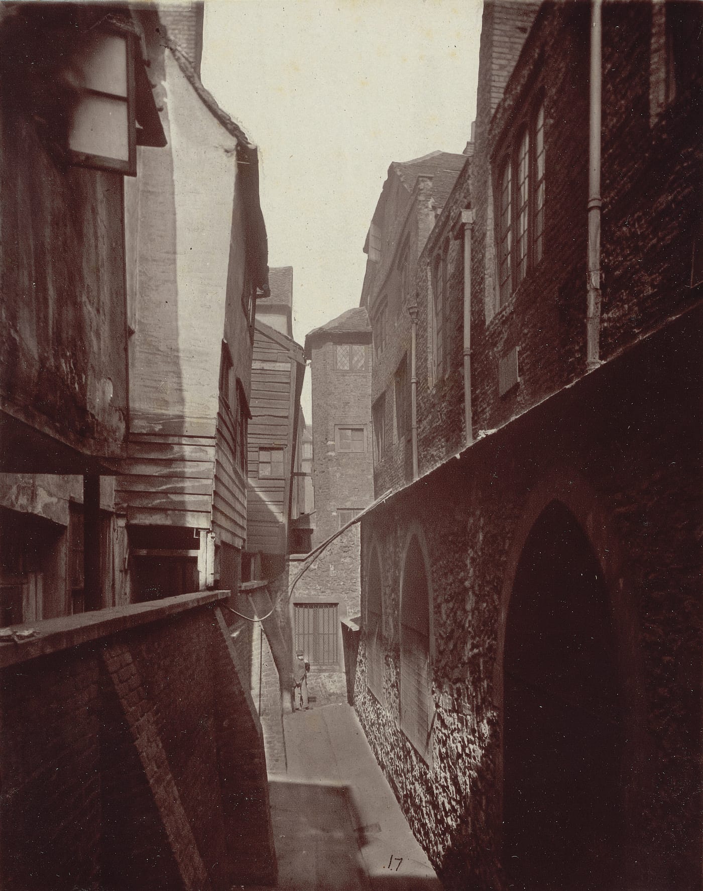Alfred and John Bool, no. 17, "St. Bartholomew the Great and Cloth Fair" (1877), carbon print mounted on card, from 'Relics of Old London' (Society for Photographing Relics of Old London, 1875–1886, courtesy Yale Center for British Art, Paul Mellon Collection)