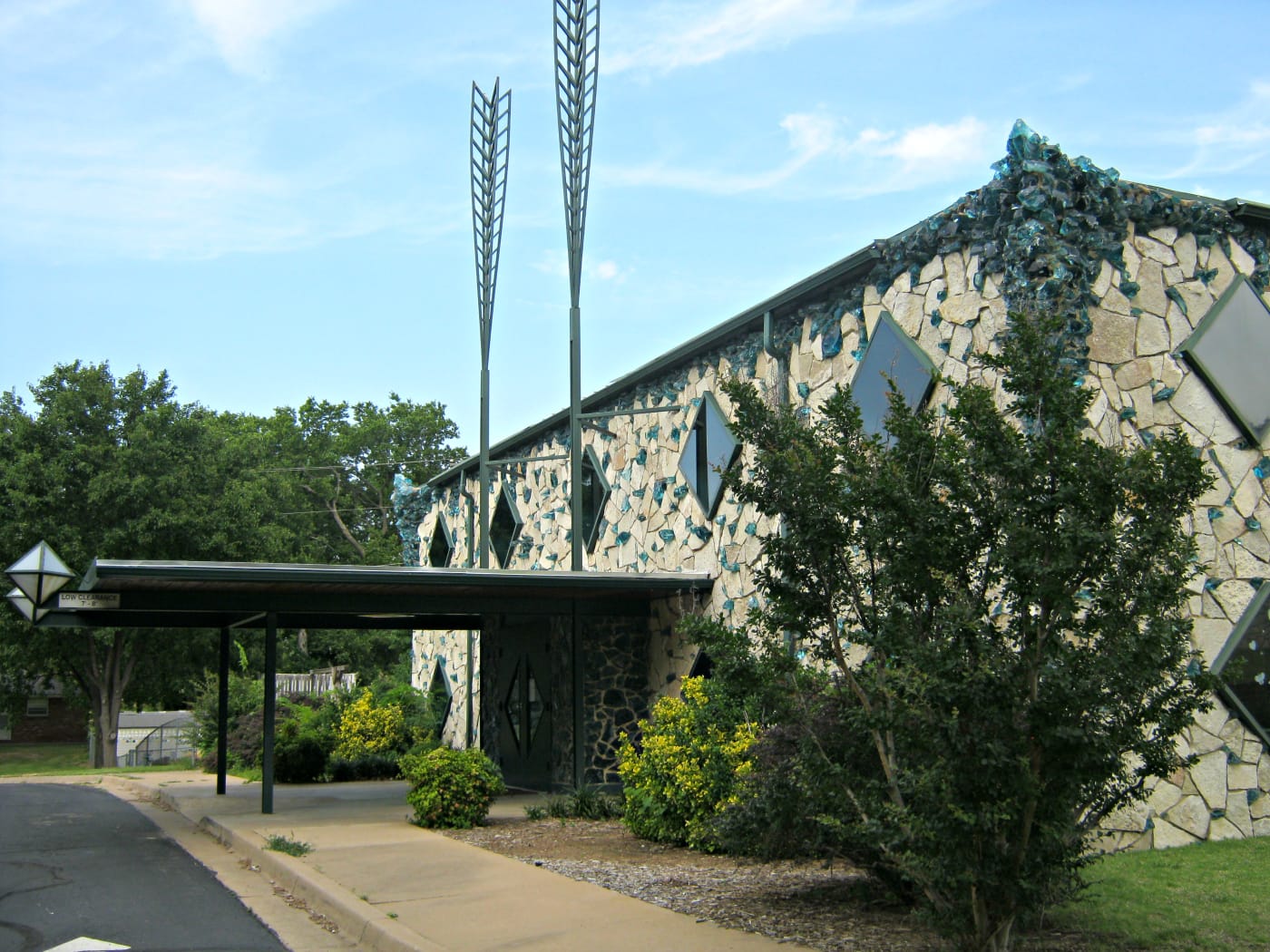 Redeemer Lutheran Church, designed by Bruce Goff, as seen in 2012 (photo by Theresa Meier)