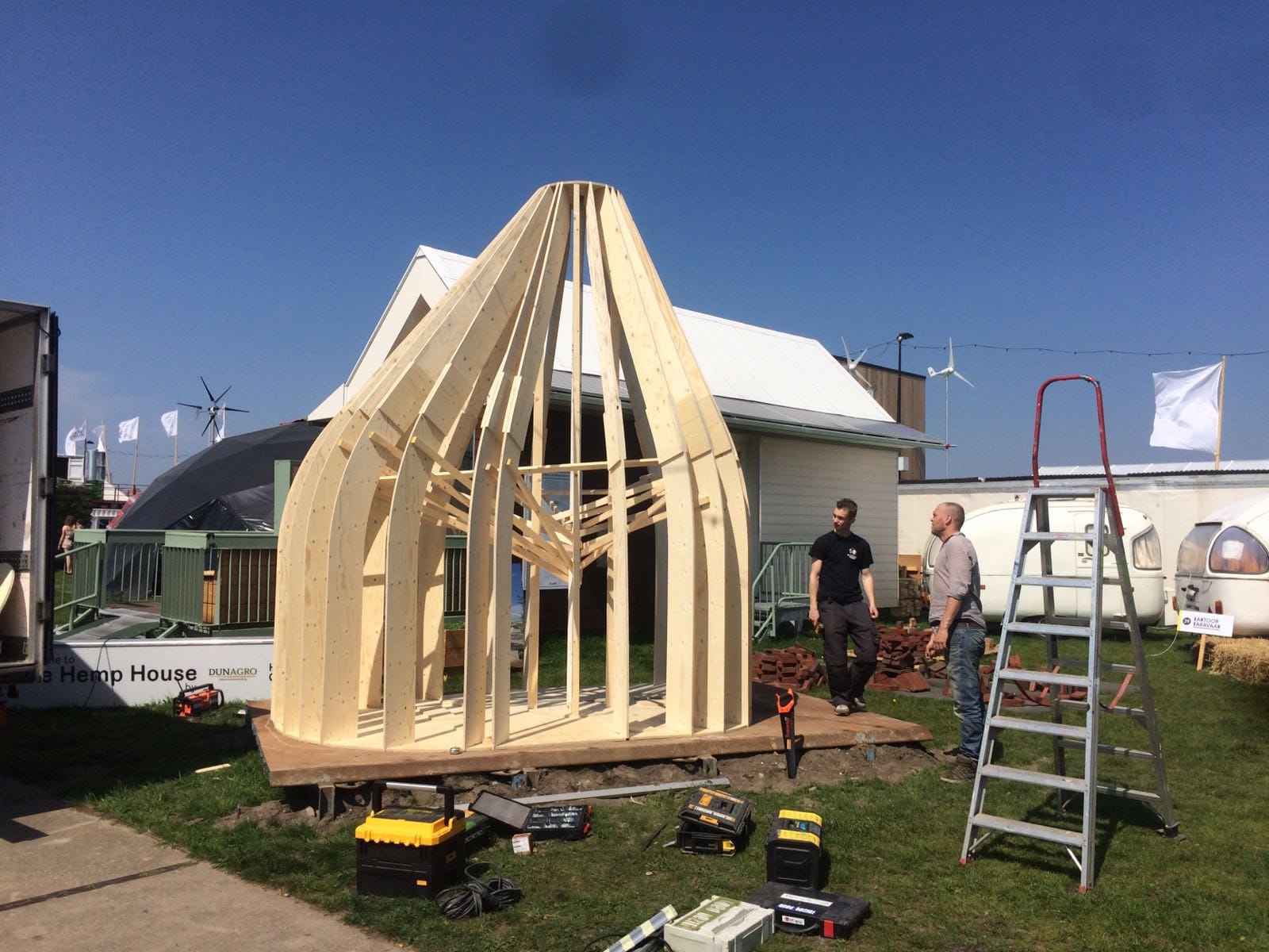 6 Studioninedots_The True Talker_under construction