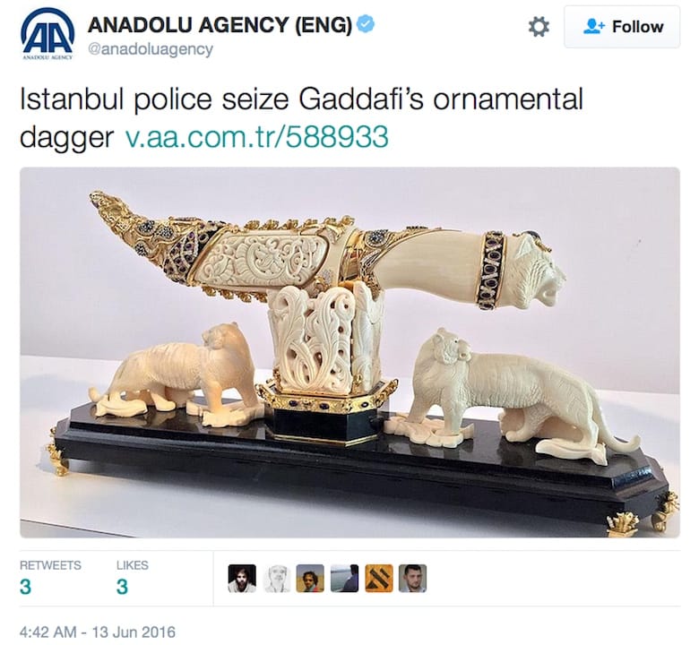 Muammar Gaddafi's dagger, recently seized by Turkish police (screenshot by the author via Twitter)