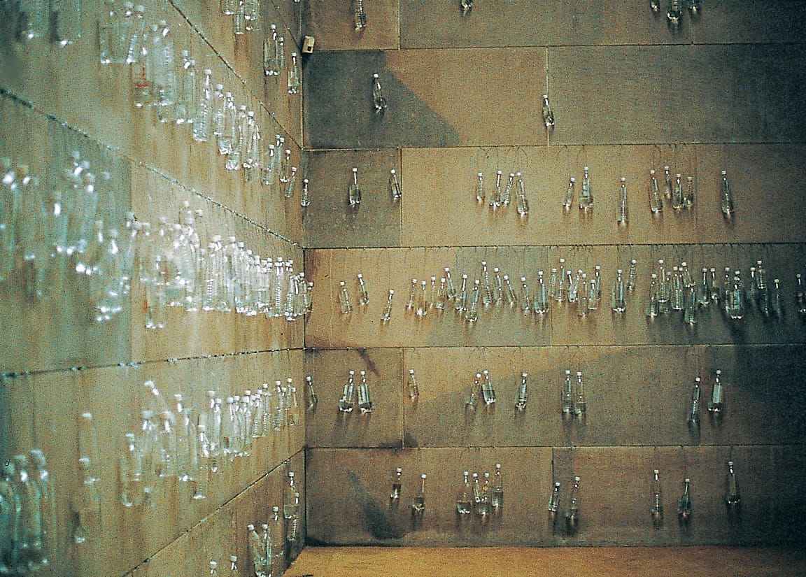 Installation view of 'Tony Feher: Siempre Contigo' at the Ezra and Cecile Zilkha Gallery, Wesleyan University, Middletown, Connecticut, October 29–December 14, 1997 (photo by Kirk Winslow)
