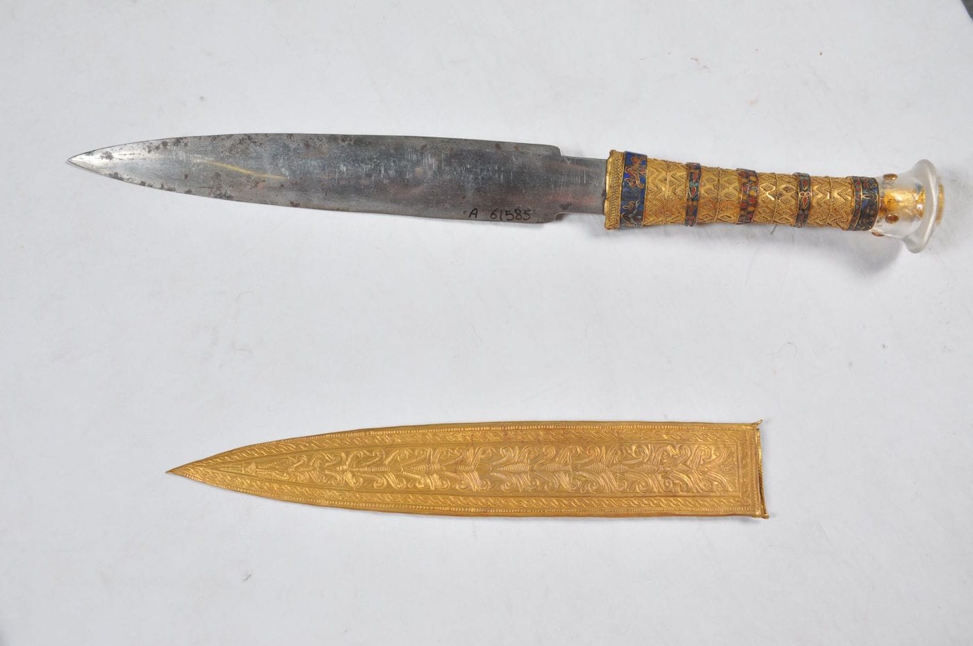 King Tutankhamun's iron dagger and sheath (courtesy Daniela Comelli)
