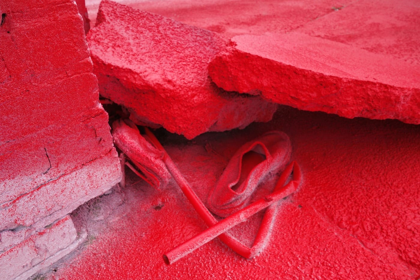 Installation view of Katharina Grosse's "Rockaway!" at Fort Tilden