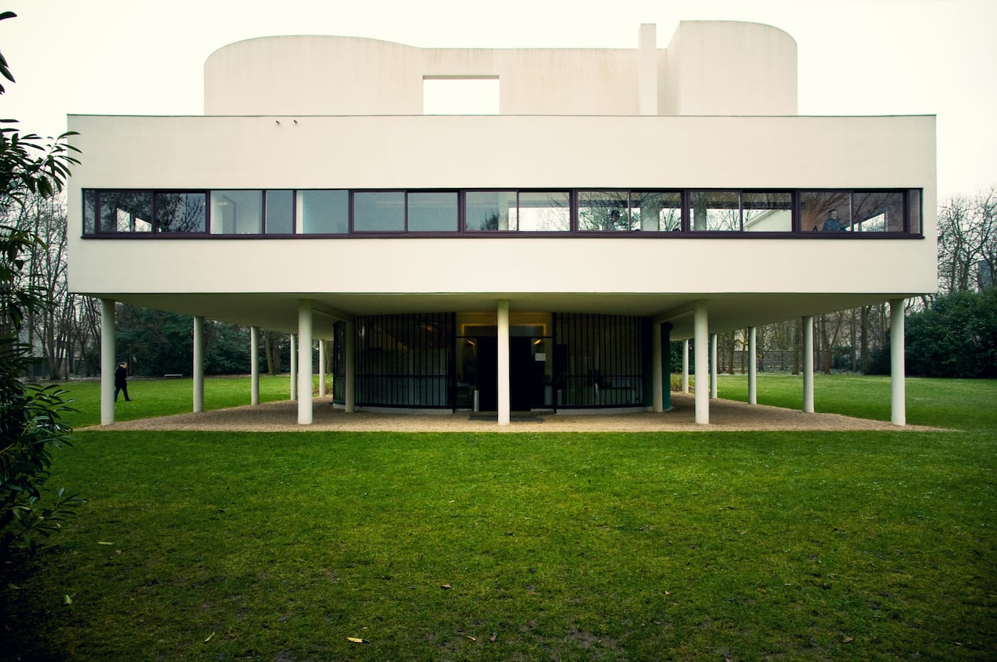 La Villa Savoye in Poissy, France (photo by m-louis/Flickr)