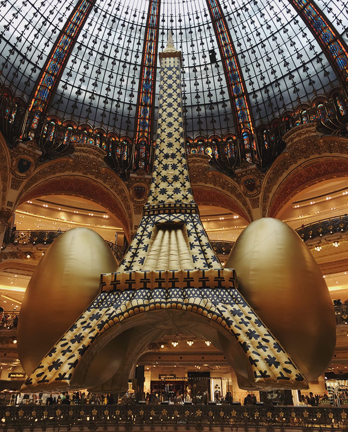 TOILETPAPER, 'TP-RAMA' cupola installation at the Galeries Lafayette Paris
