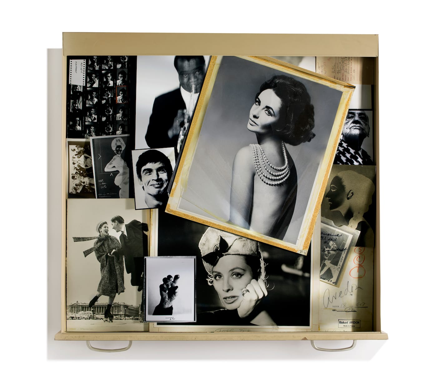 1_Photos by AVEDON in a drawer