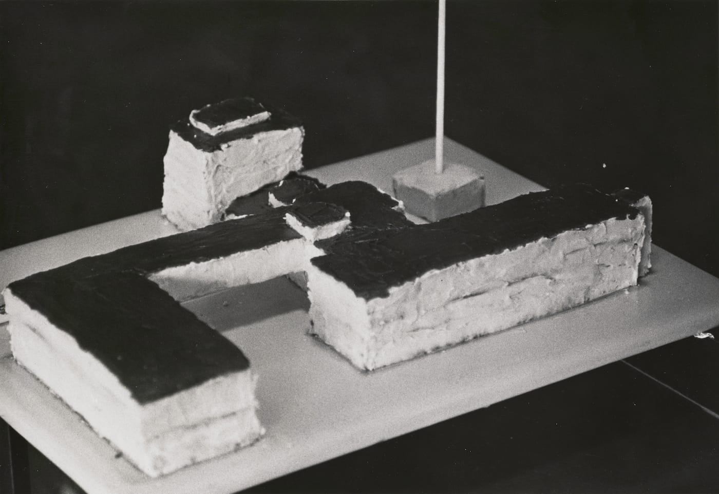 Bauhaus cake_ARCH.0000.653_757443_PR