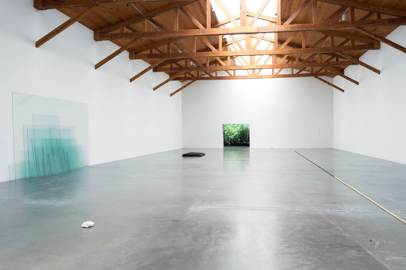 Installation view of Wilfredo Prieto's 'You can't make a revolution with silk gloves' at Kurimanzutto (photo by Abigail Enzaldo, courtesy of the artist and Kurimanzutto, Mexico City)