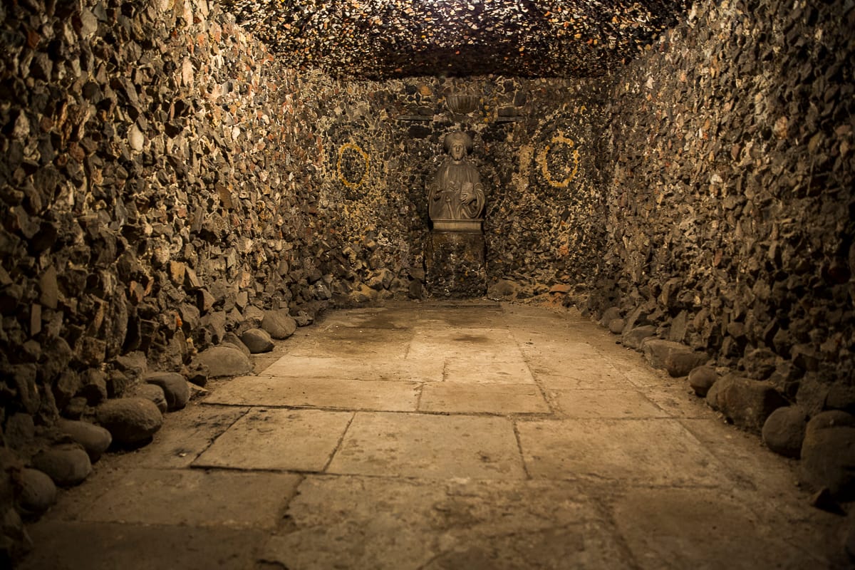 Pope's Grotto, King James Chamber