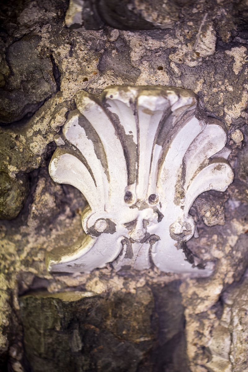 Popes Grotto, Fleur de Lys
