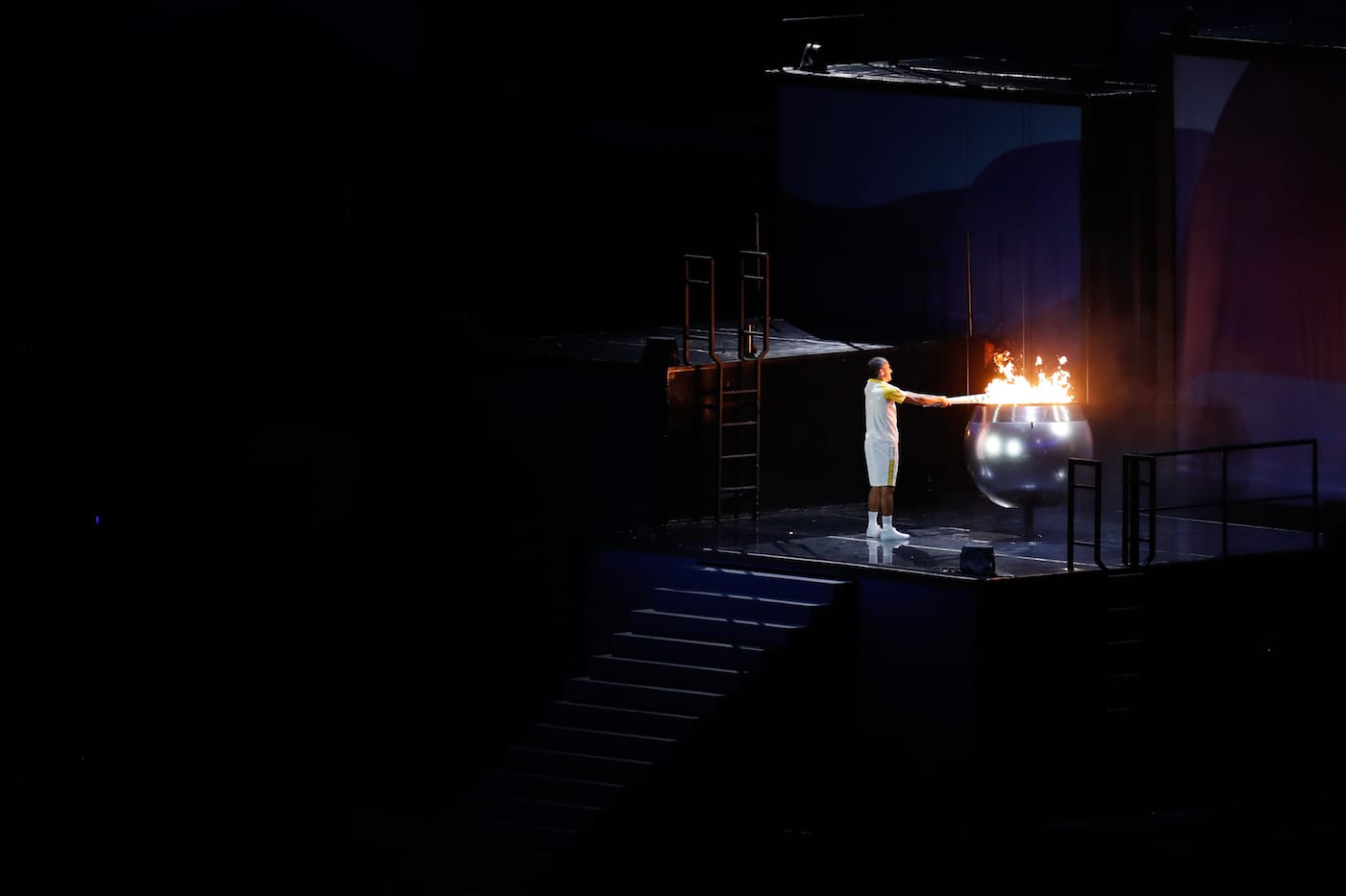The lighting of the cauldron for the Rio 2016 Olympics (photo via Agência Brasil/Wikimedia)