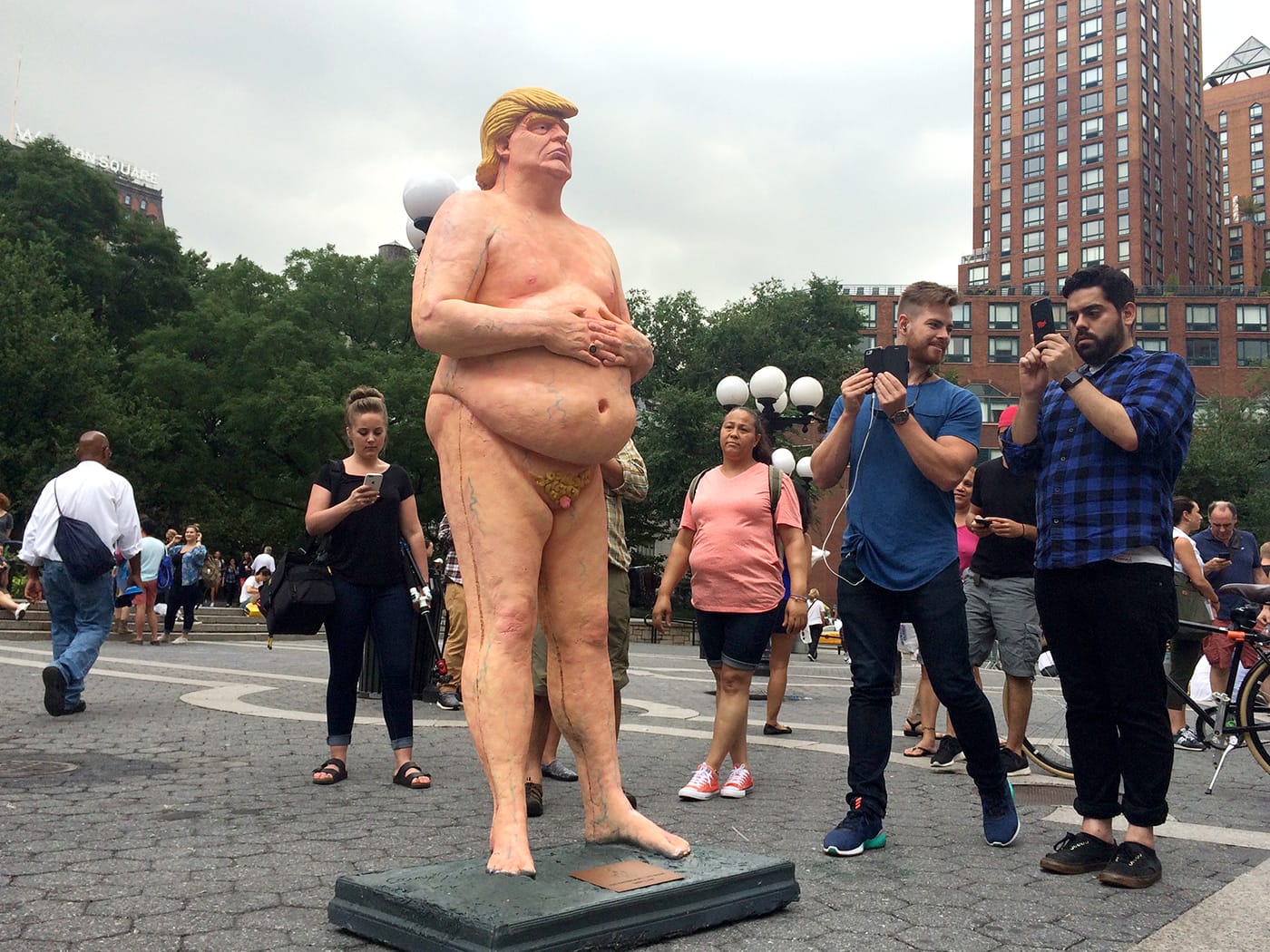 The nude Trump statue in Union Square (all photos by the author for Hyperallergic)