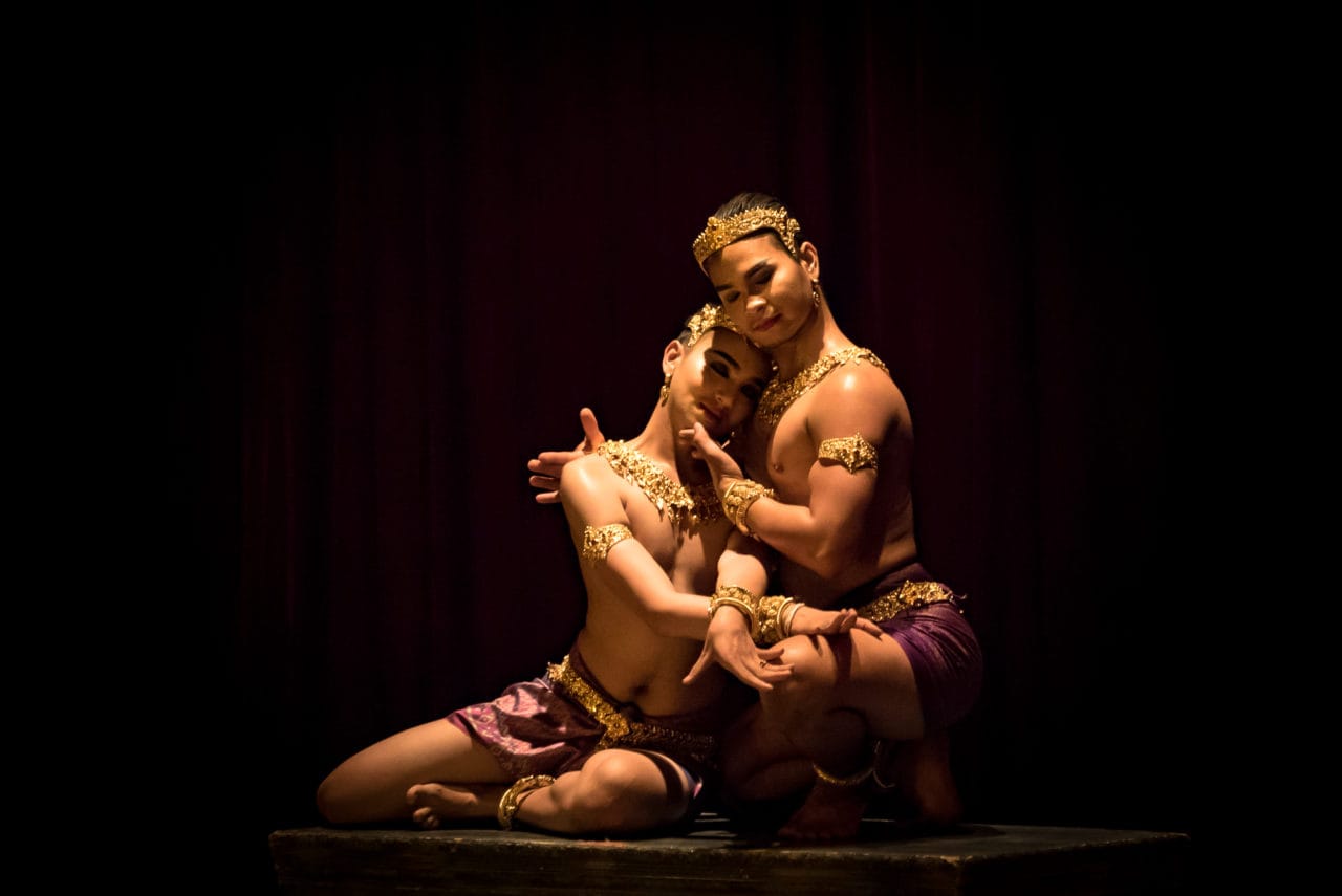 Photograph of performance by Natyarasa for Art History Forum. Photograph by Nobuyuki Arai.