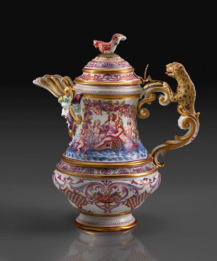 Du Paquier Porcelain Manufactory, Coffeepot or Wine and Water Ewer (1725−30)