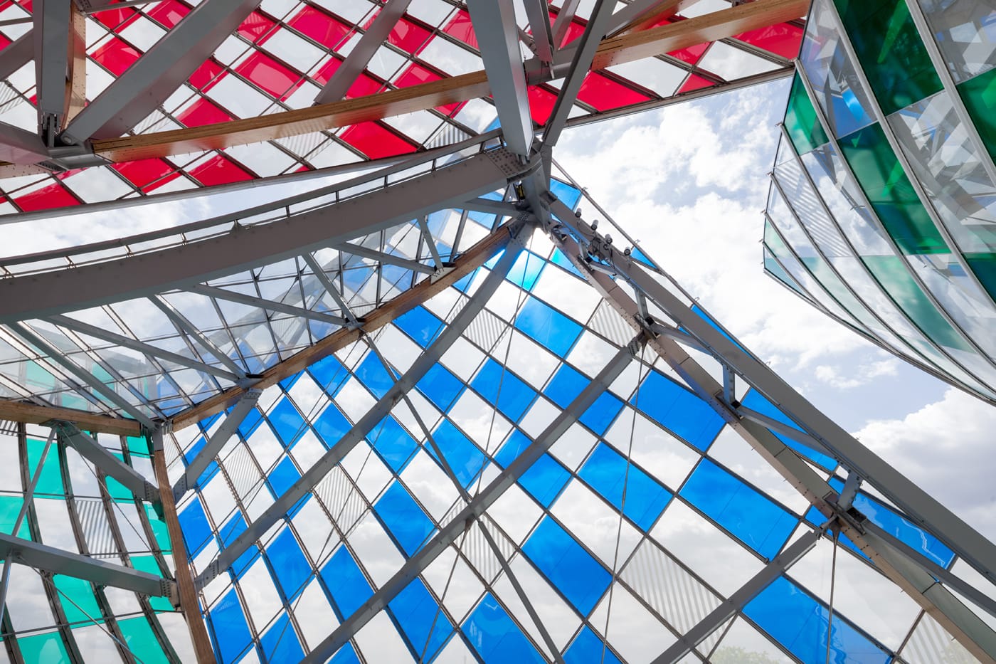 Daniel Buren, "Observatory of Light" (2016), work in situ at the Fondation Louis Vuitton, Paris (© DB-ADAGP Paris / Iwan Baan / Fondation Louis Vuitton)