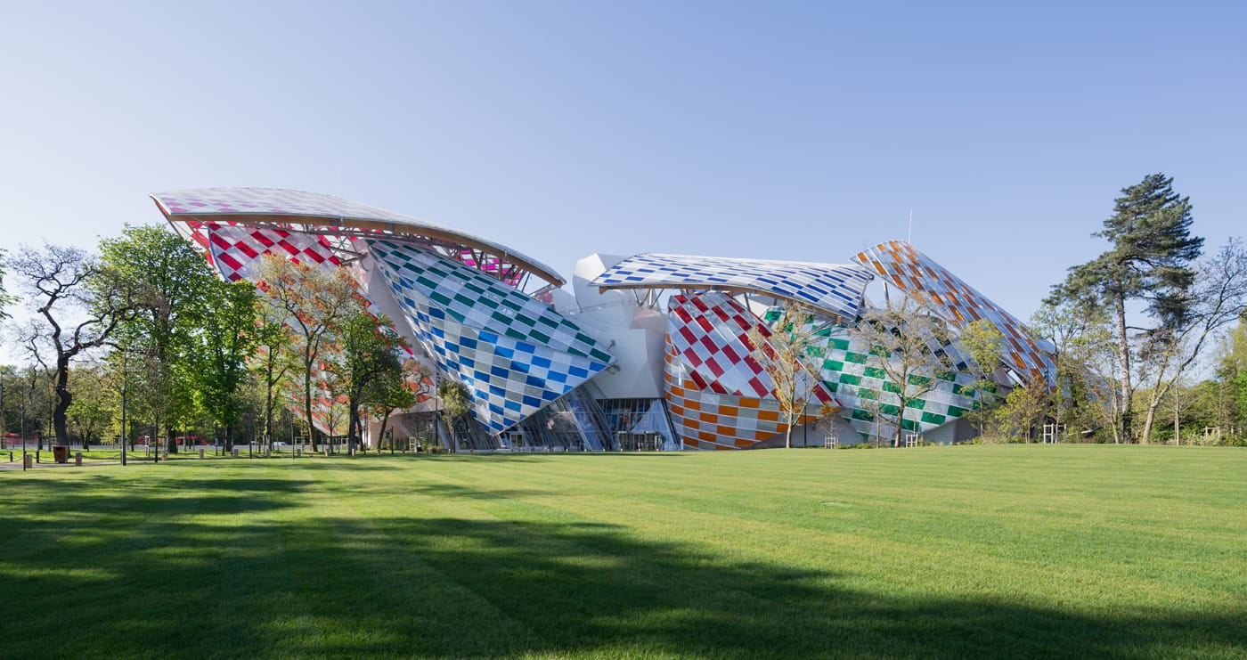 Daniel Buren, "Observatory of Light" (2016), work in situ at the Fondation Louis Vuitton, Paris (© DB-ADAGP Paris / Iwan Baan / Fondation Louis Vuitton)