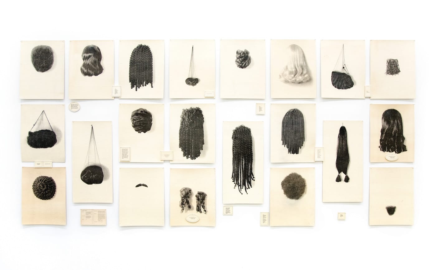 Lorna Simpson, "Wigs (Portfolio)" (1994), 21 lithographs on felt with 17 lithographed felt text panels (courtesy of Rubell Family Collection, Miami)
