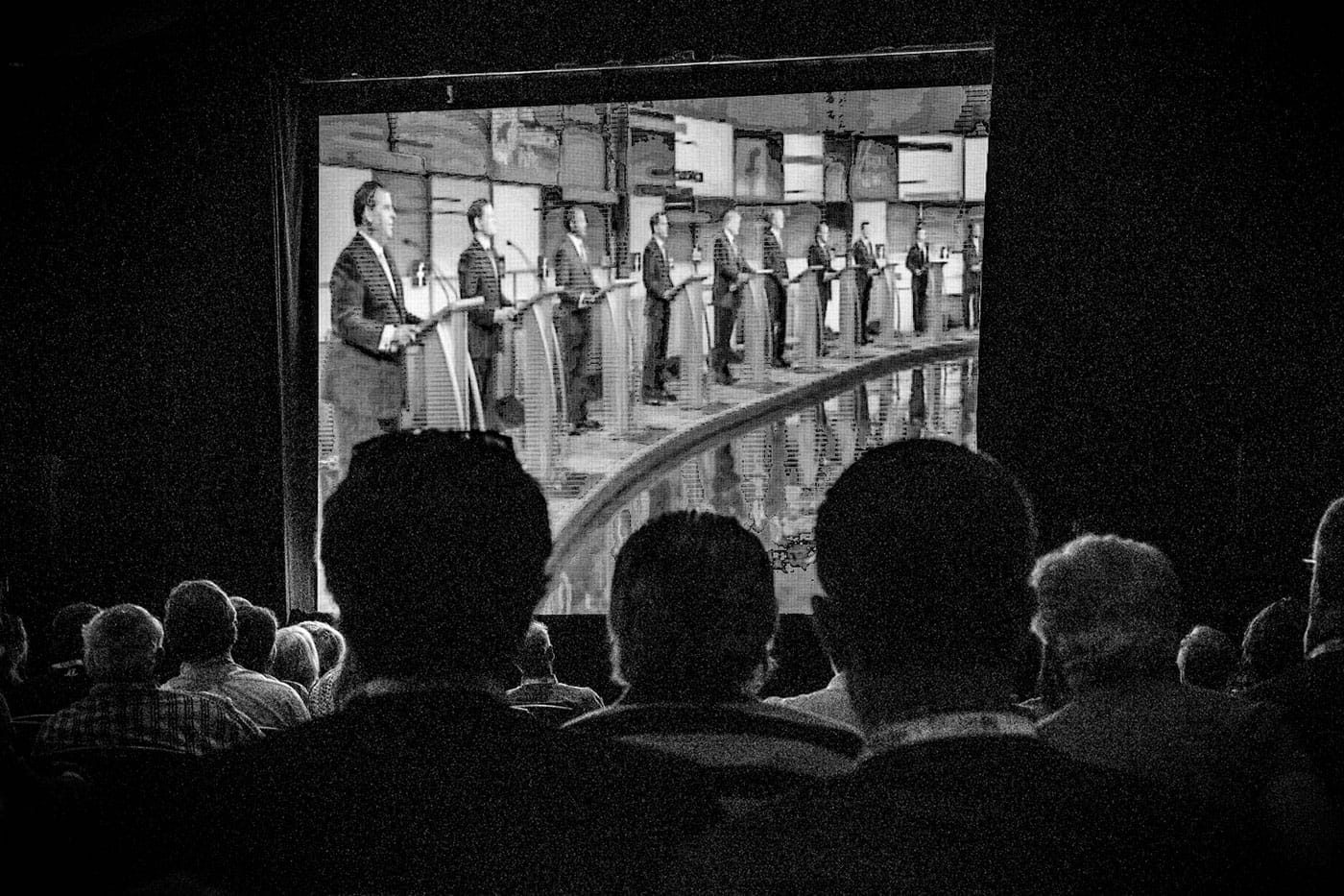 Mark Peterson, "Attendees at the RedState Gathering watch the first 2016 Republican presidential debate, which took place in Cleveland, Ohio, Atlanta, GA" (August 6, 2016) (© Mark Peterson/Redux Pictures)