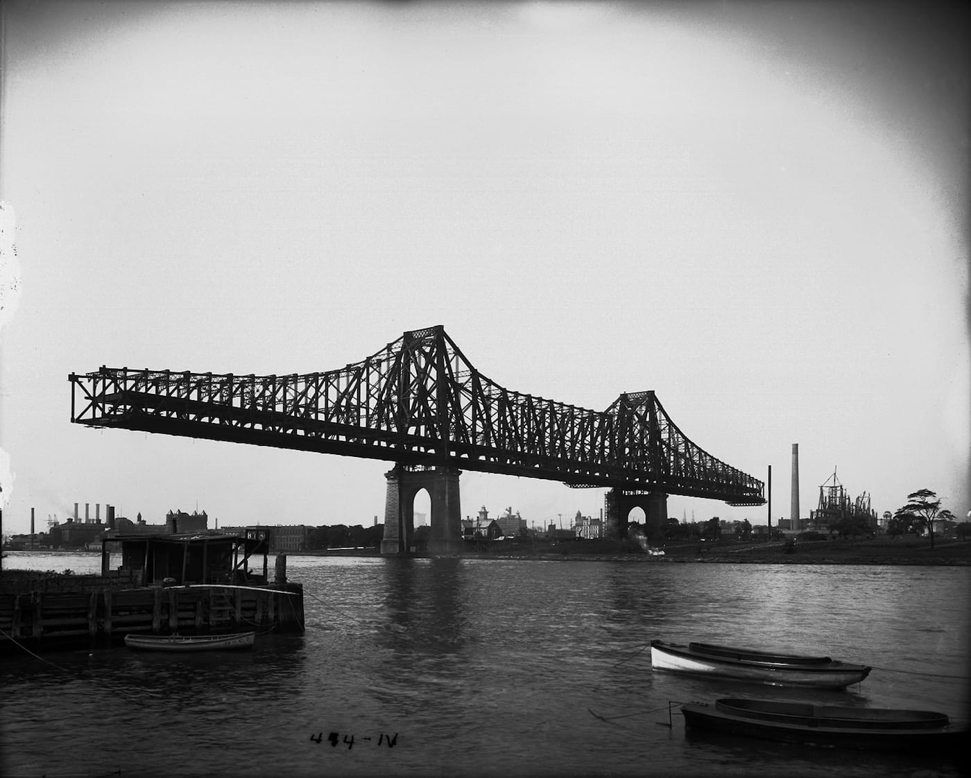 Eugene de Salignac, "Blackwell’s Island Bridge from Ravenswood Shore" (1907), print from digital scan of original photograph (courtesy of the New York City Department of Records)