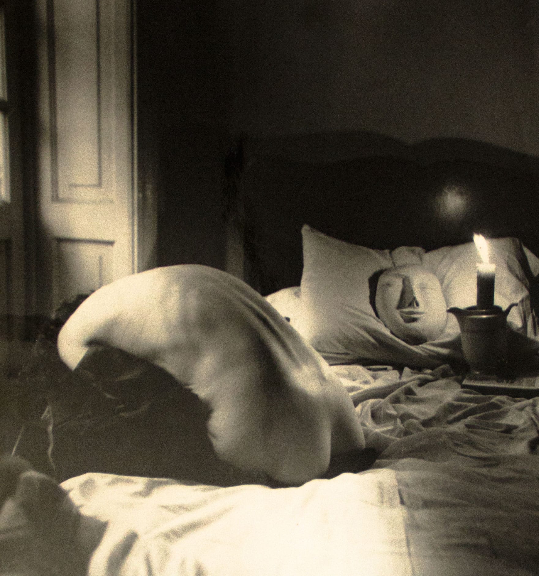 Kati HornaFrom the series Ode to Necrophilia, 1962Gelatin silver print7 ½ x 8 in. Private collection, Mexico City© 2005 Ana María Norah Horna y Fernánde