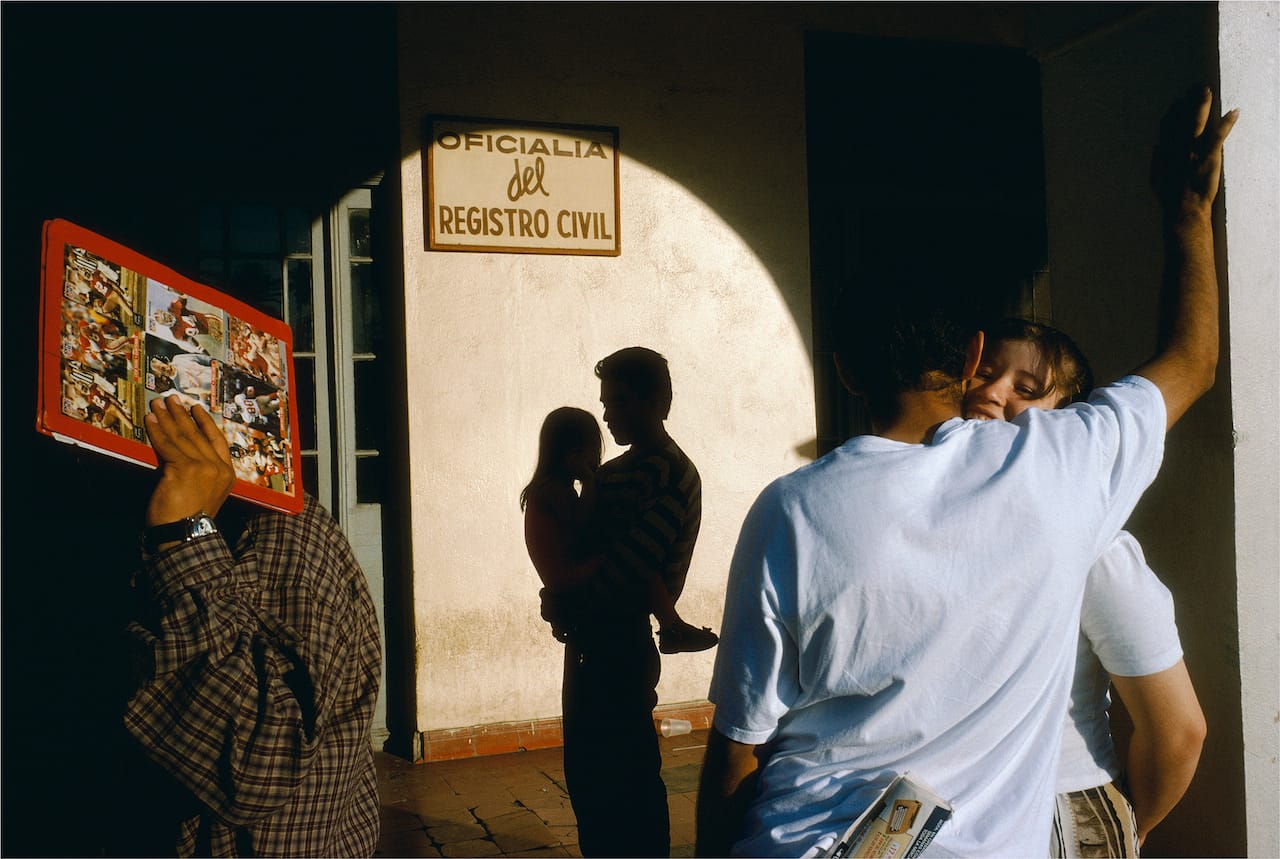 Alex Webb, Nuevo Laredo, Tamaulipas, 1996; from Alex Webb: La Calle (Aperture/Televisa Foundation, 2016)