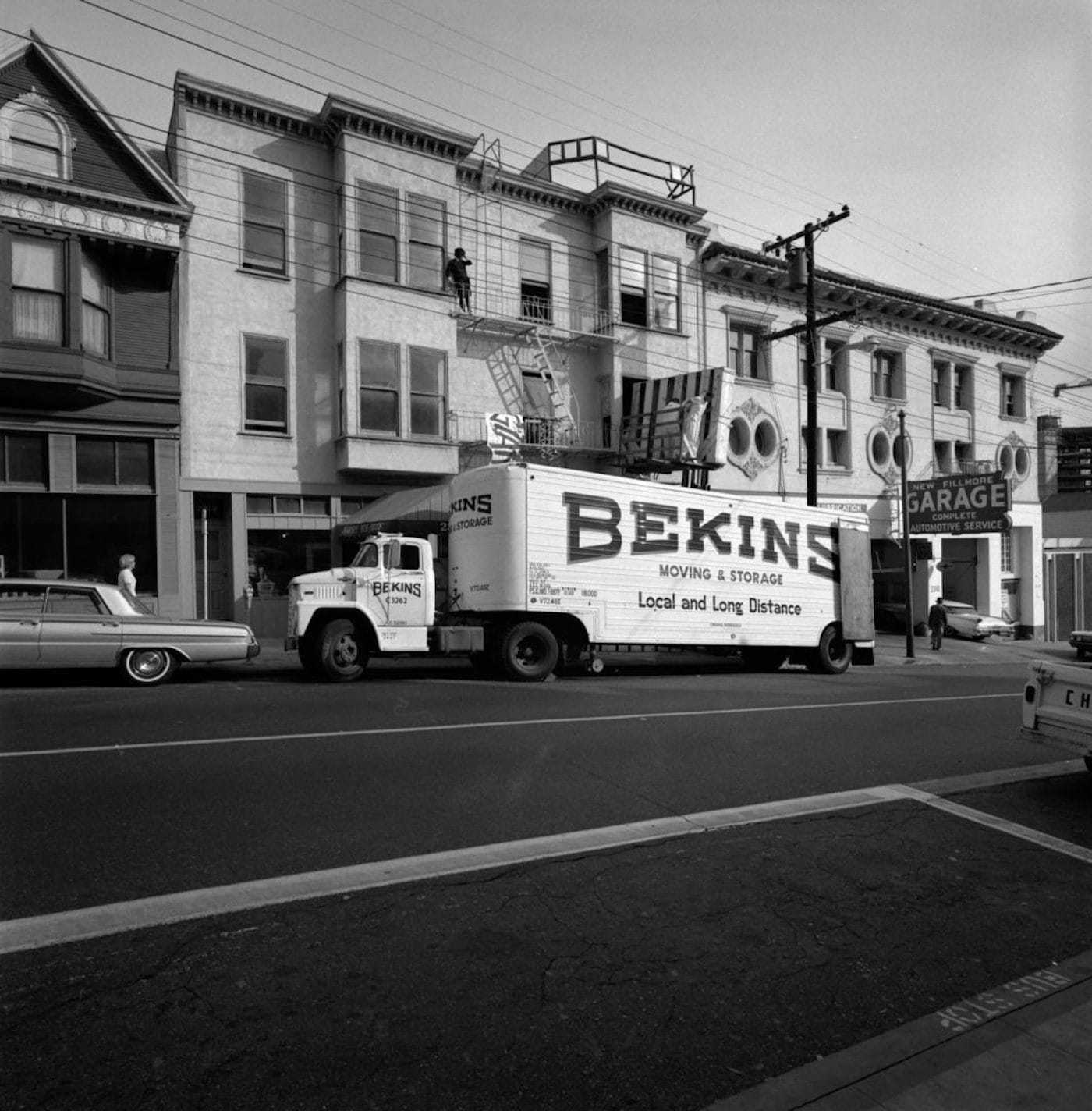 Bekins Moving & Storage workers remove "The Rose" from Jay DeFeo’s home and studio at 2322 Fillmore Street, November 9, 1965 (courtesy of the Jay DeFeo Foundation, Berkeley)