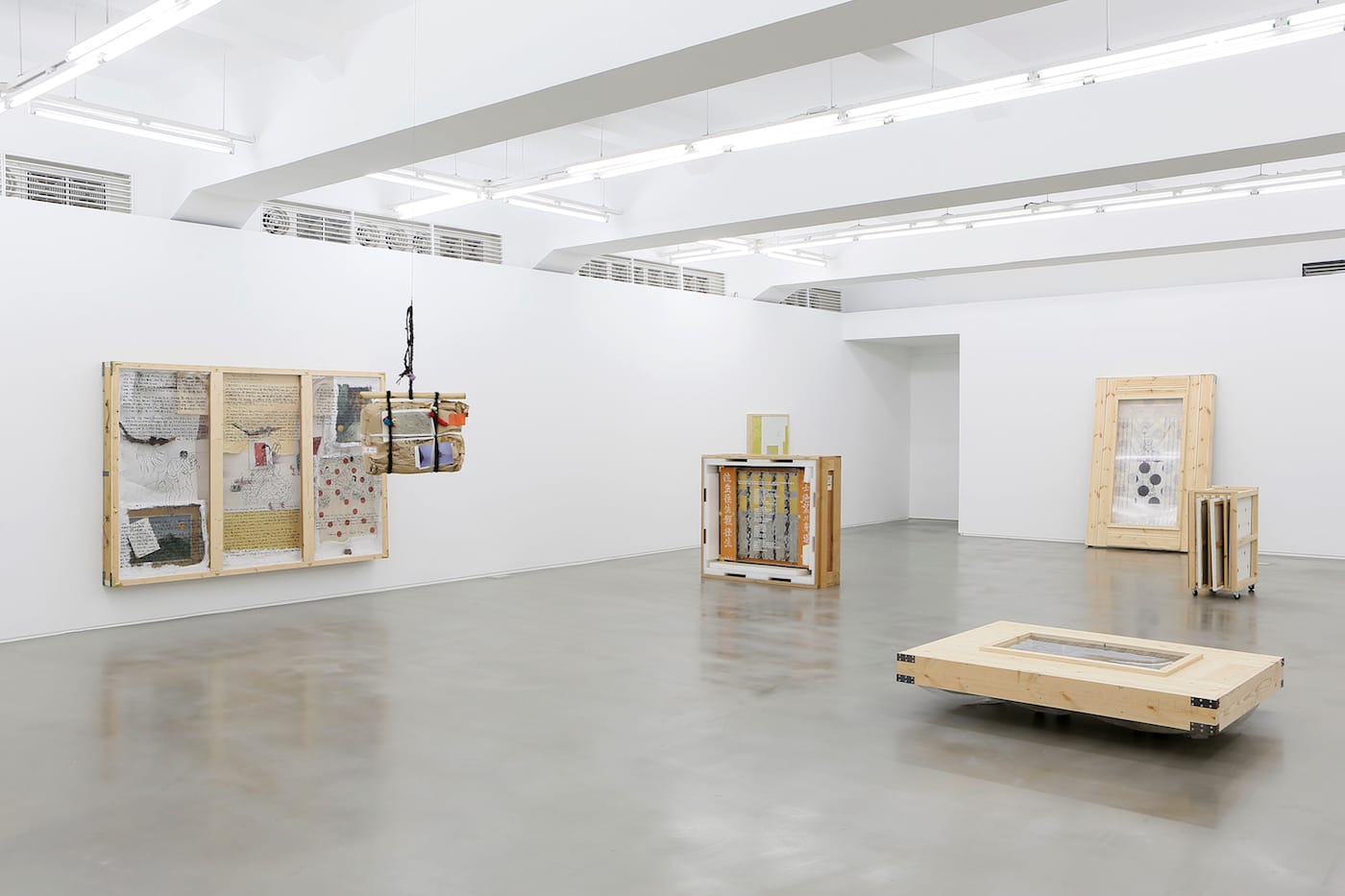 Installation view of Kim Yong-Ik: Closer ... Come Closer ... at the Ilmin Museum of Art (courtesy of Ilmin Museum of Art)