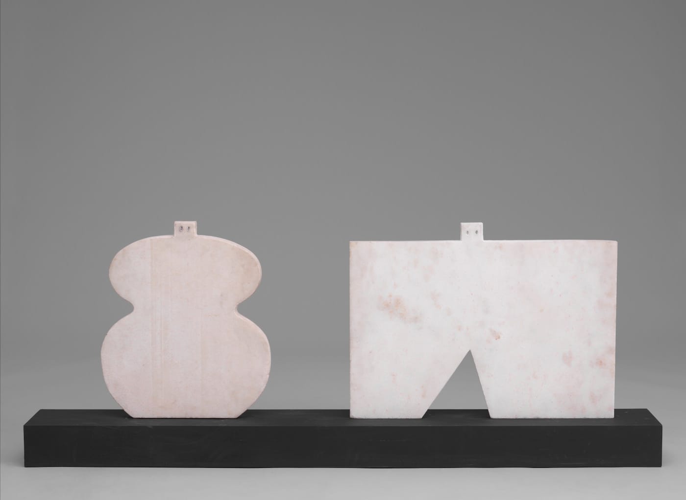Francisco Matto, "Couple" (1982), marble and wood, gift of Patricia Phelps de Cisneros through the Latin American and Caribbean Fund in honor of Rubén Pérez-Barreiro (© 2016 Fundacion Francisco Matto)