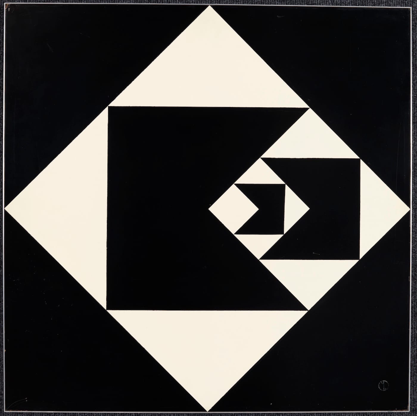 Geraldo de Barros, "Diagonal Function" (1952), lacquer on wood, 24 3/4 x 24 3/4 x 1/2 in