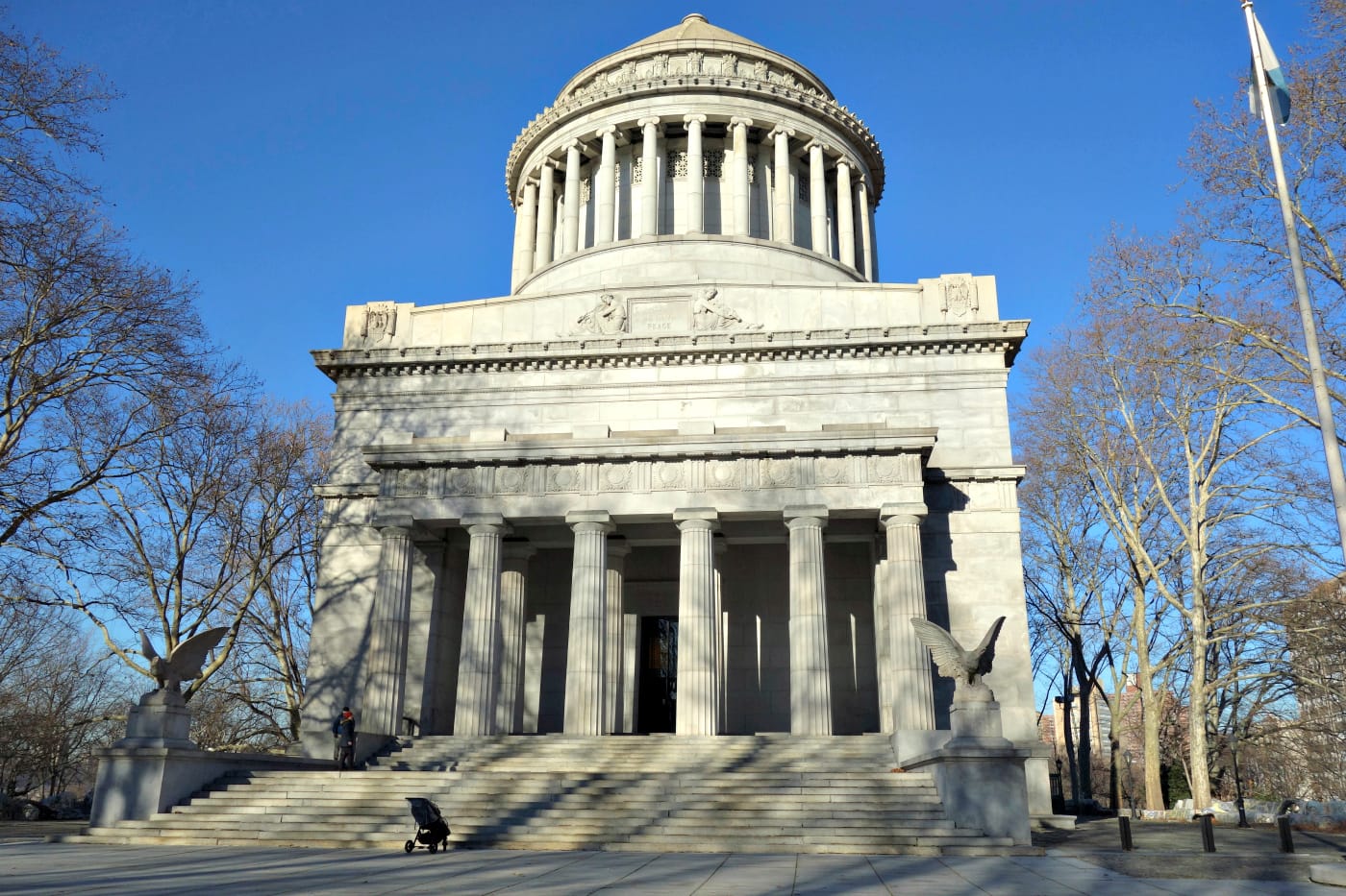 General Grant National Memorial in Manhattan (photo by the author for Hyperallergic)