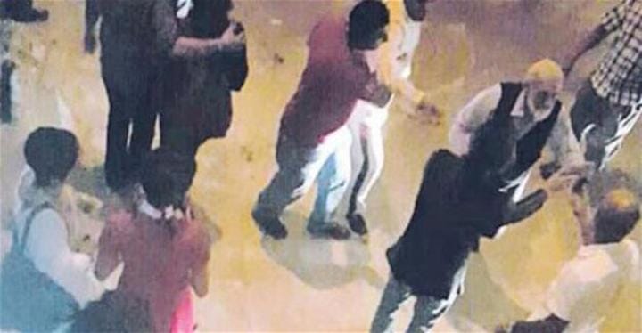 A gallery opening in Tophane, Istanbul (video screenshot via <a href="http://www.hurriyetdailynews.com/global-exhibition-organizer-says-bookings-hurt-by-turkey-coup-attempt.aspx?pageID=238&nid=104522&NewsCatID=341" target="_blank">Cumhuriyet</a>)