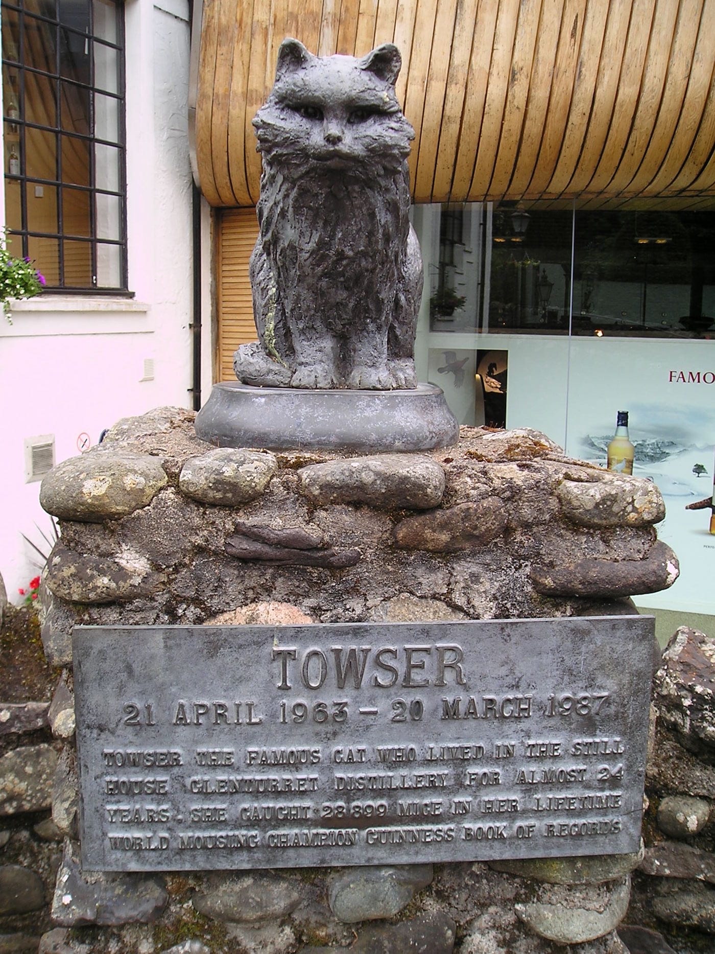 Statue of Towser the Mouser at Glenturret Distillery in Perthshire, Scotland (photo by Karen Bryan/Flickr)