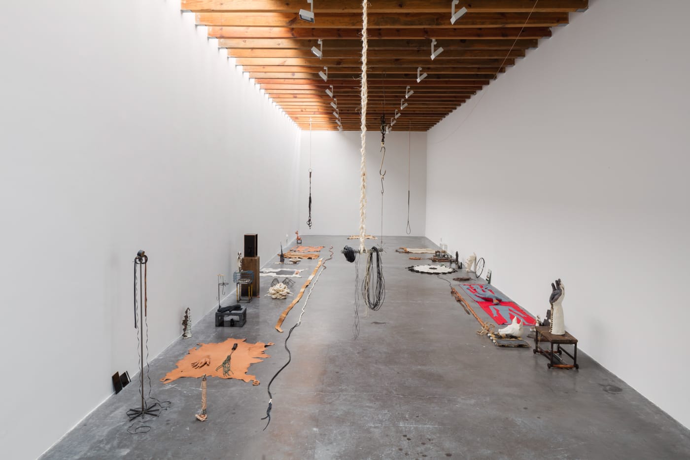 ektor garcia, installation views of kriziz, kurimanzutto, Mexico City, 2016. Courtesy of the artist and kurimanzutto, Mexico City, 2016. Photo: Abigail Enzaldo