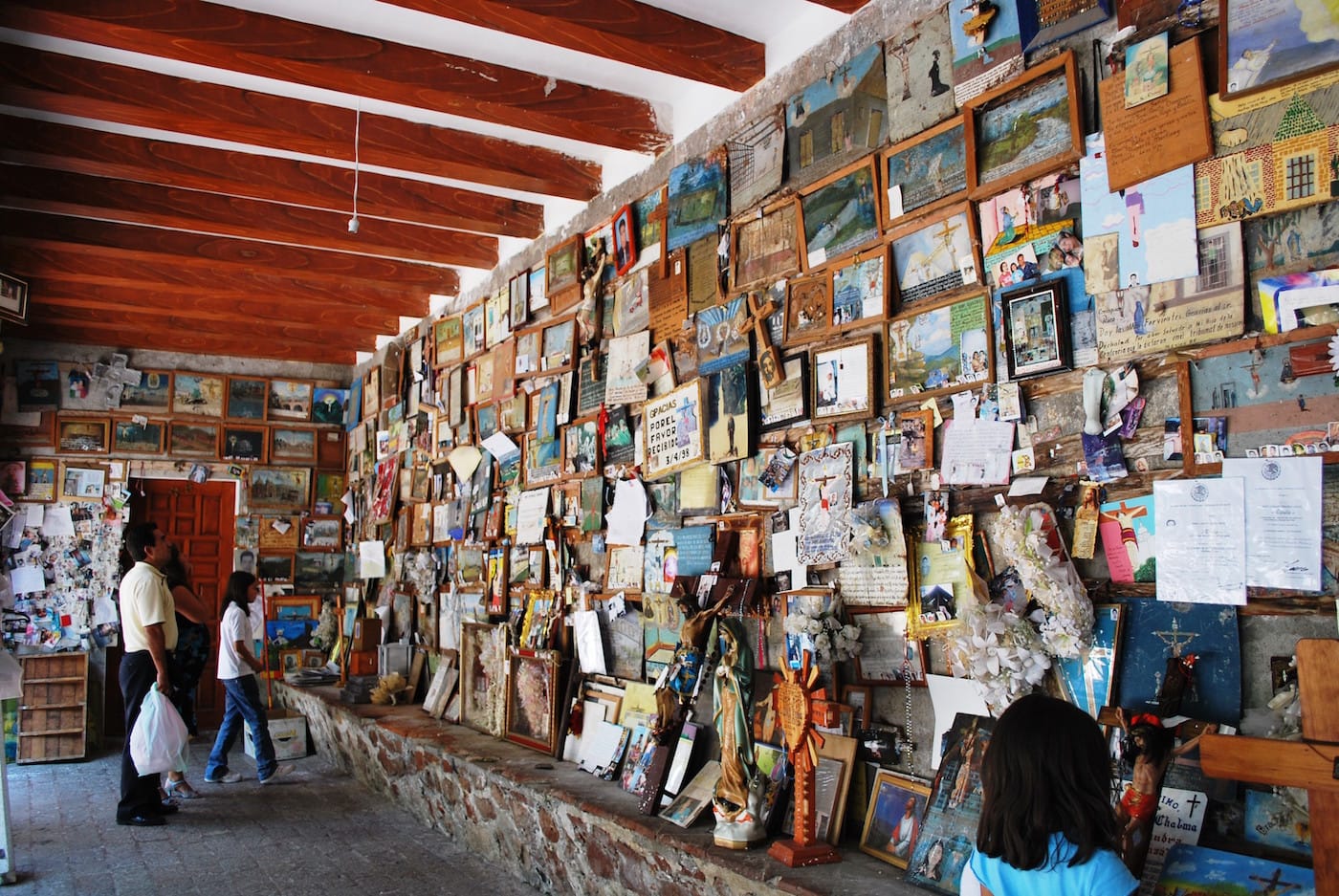 Ex voto paintings at the Sanctuary of Chalma in Chalma, Malinalco, Mexico (2009) (photo by Thelmadatter/Wikimedia)