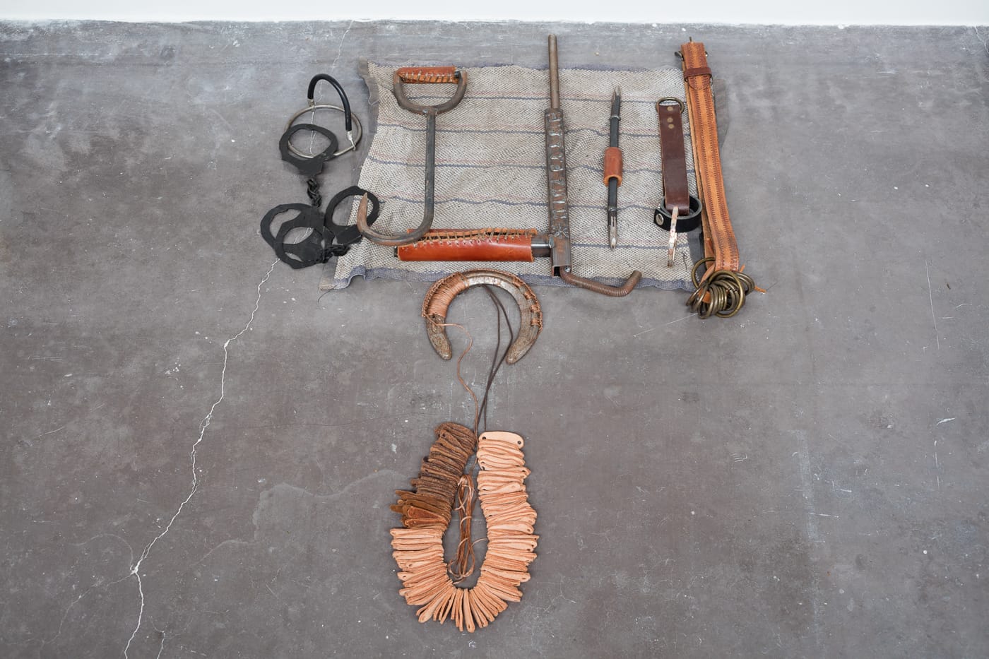 ektor garcia, installation views of kriziz, kurimanzutto, Mexico City, 2016. Courtesy of the artist and kurimanzutto, Mexico City, 2016. Photo: Abigail Enzaldo