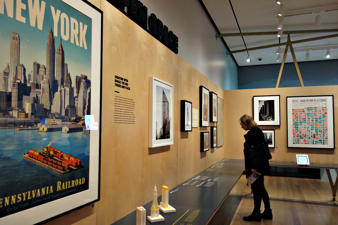 Installation view of Mastering the Metropolis New York and Zoning, 1916-2016 at the Museum of the City of New York (photo by the author for Hyperallergic)